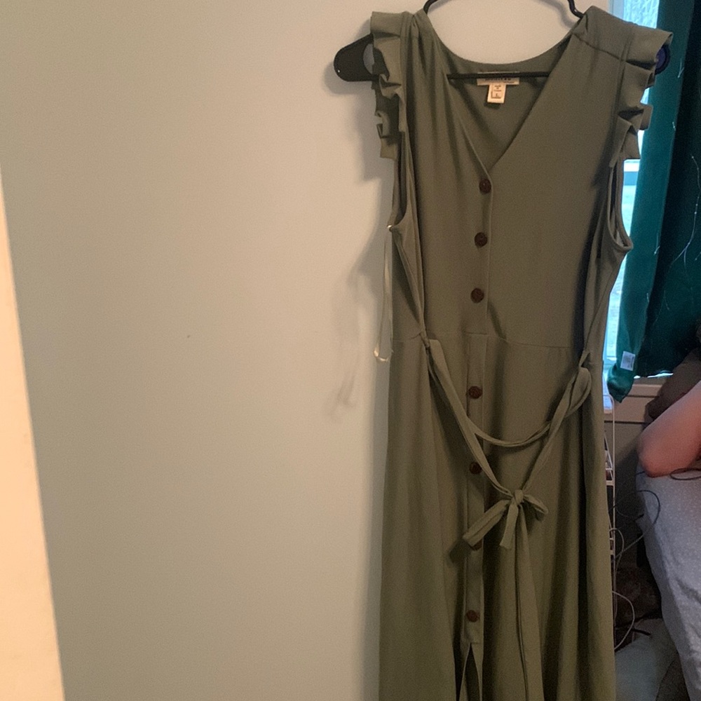 green dress